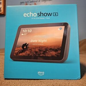 Echo Show 8 HD Smart Display - Black